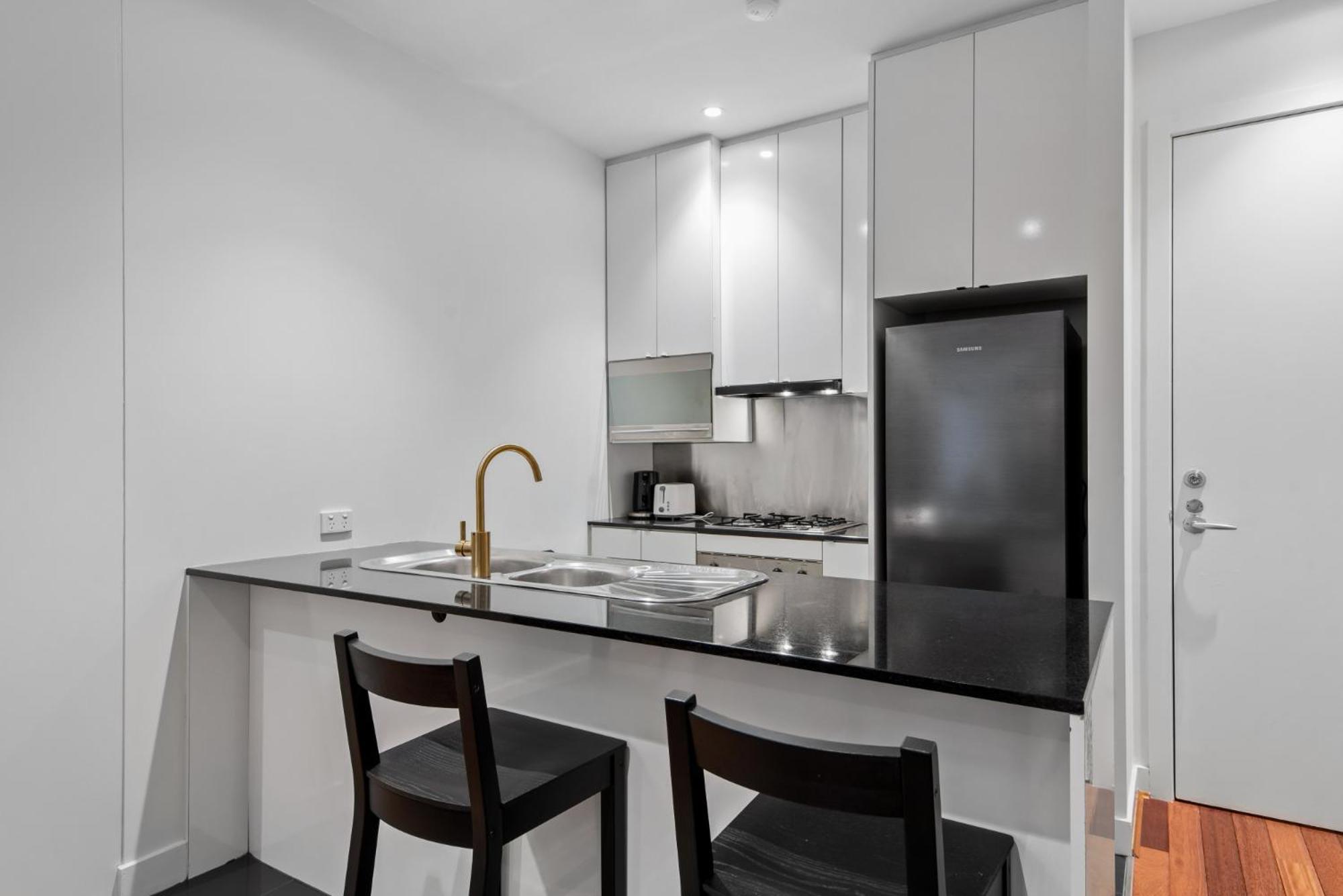 Stylish And Spacious 2-Bed Apartment Мельбурн Экстерьер фото
