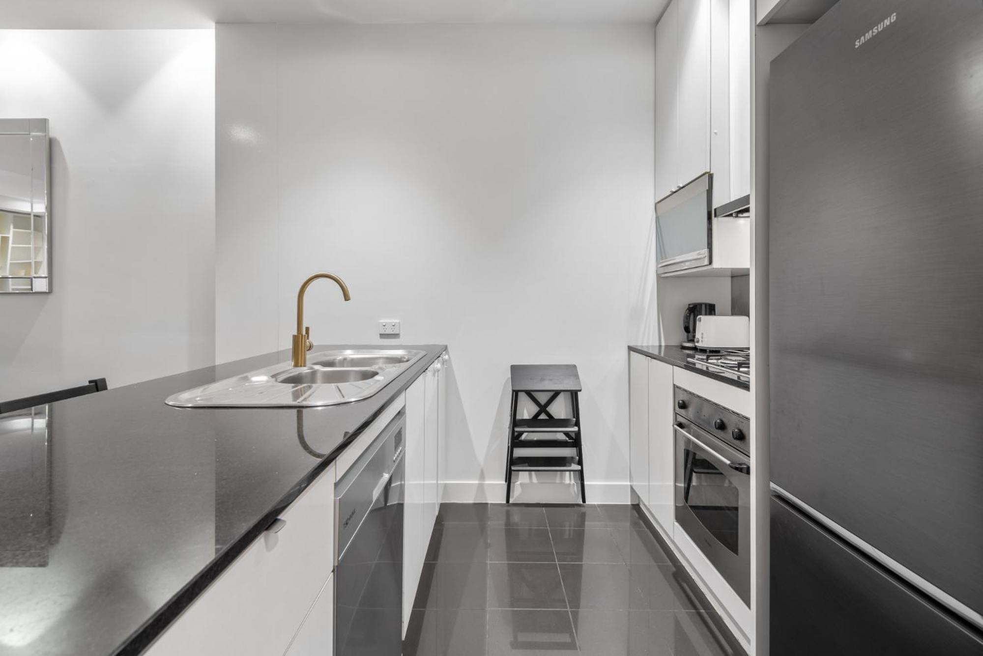 Stylish And Spacious 2-Bed Apartment Мельбурн Экстерьер фото